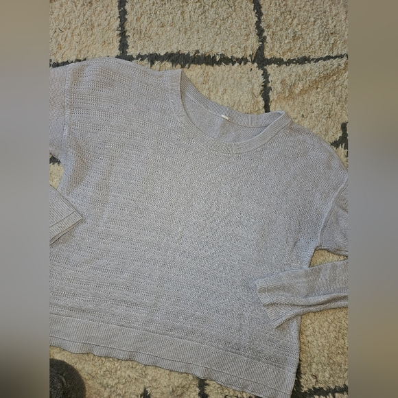 Lululemon Light Weight Knit Long Sleeve Size 8 - Picture 1 of 5